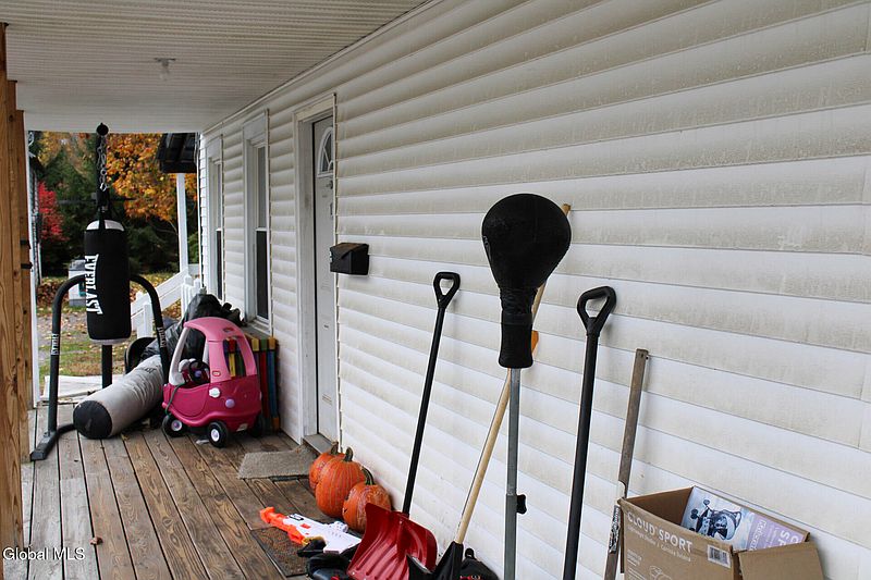 4th image of 614 Palmer Avenue