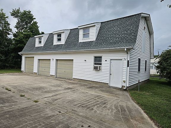 2nd image of 7 Dickerson St