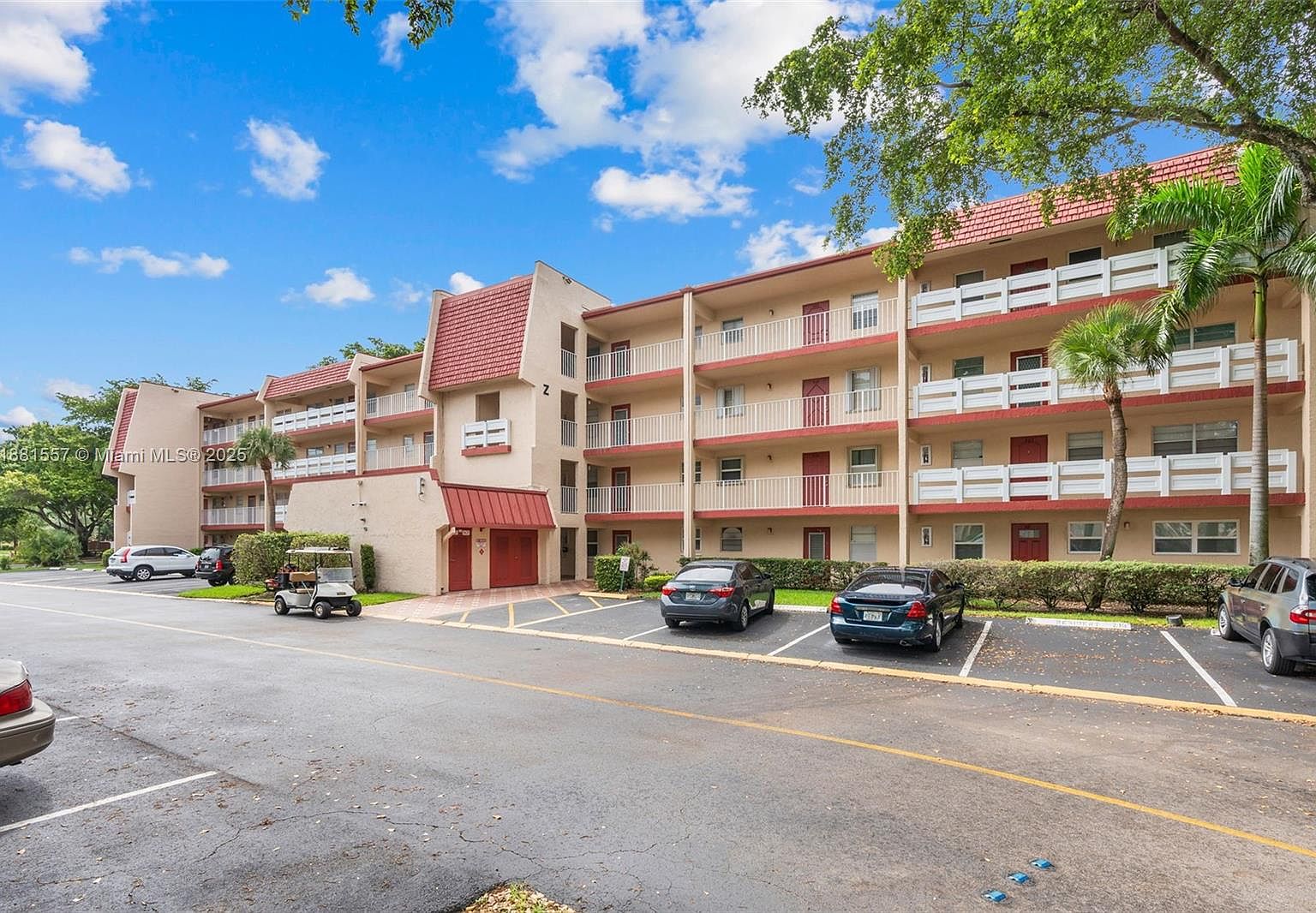 1005 Country Club Dr APT 405