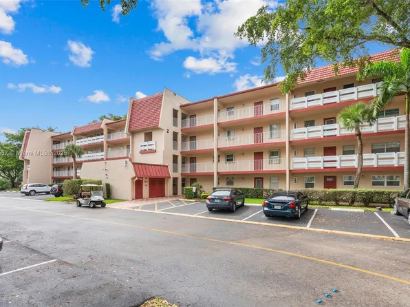 1005 Country Club Dr APT 405, Pompano Beach, FL 33063
