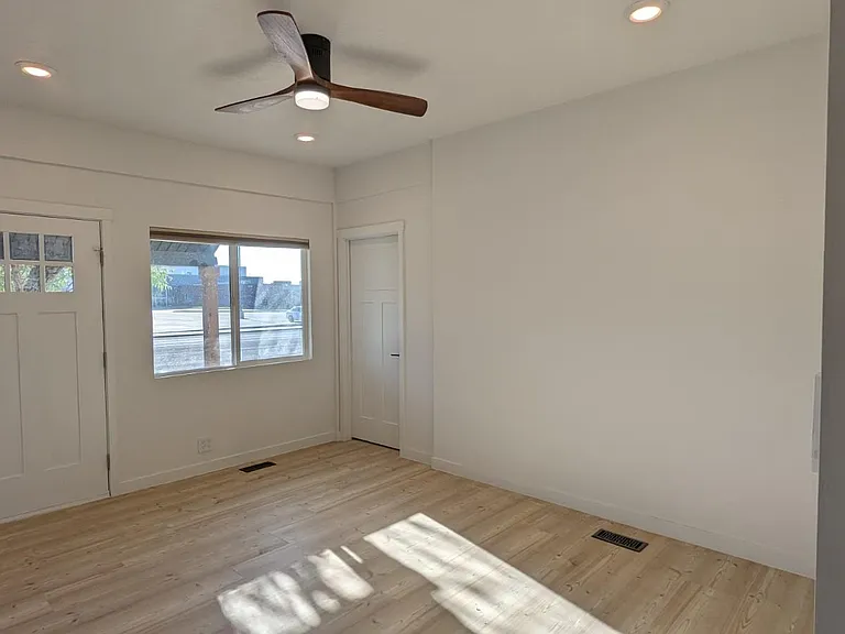 Living room - unfurnished