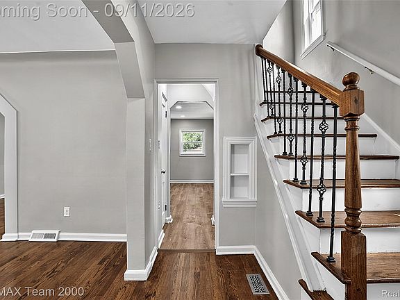 4th image of 21726 Gregory St