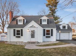 32 Goodale Dr, Newington, CT 06111