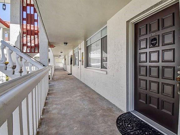 2nd image of 1001 Pearce Dr Unit 204