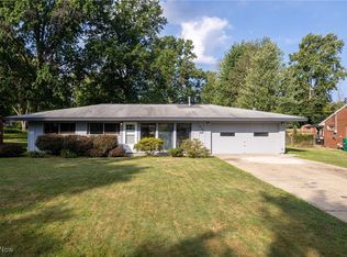 6142 Cedarwood Rd, Mentor, OH 44060
