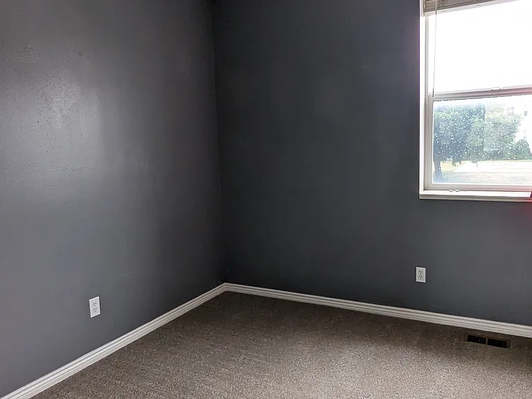 324 E Yellow Feather Dr — Photo 10