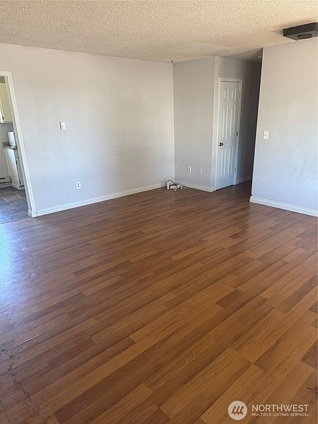 3rd image of 412 S Washington