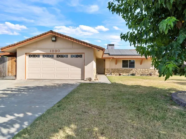 1030 Aspen Ln, Lemoore, CA 93245