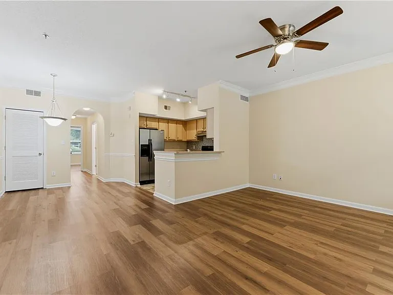 245 Amal Dr SW #2007 — Photo 3