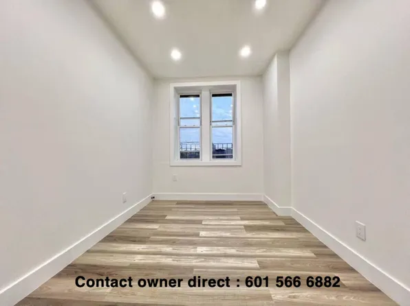 208 Delancey St #3D, New York, NY 10002