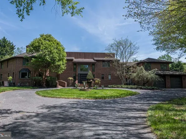 1 Fox Field Ct, Reisterstown, MD 21136