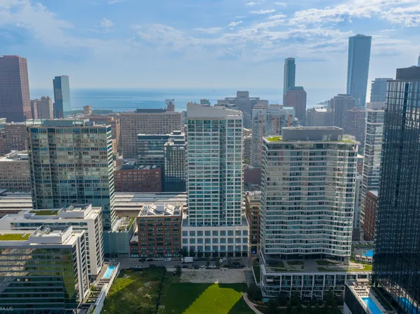 701 S Wells St APT 2605, Chicago, IL 60607
