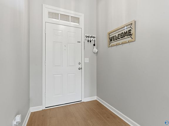 3rd image of 608 Wade Rd SE