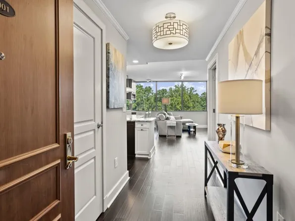 700 Park Regency Pl NE APT 1001, Atlanta, GA 30326
