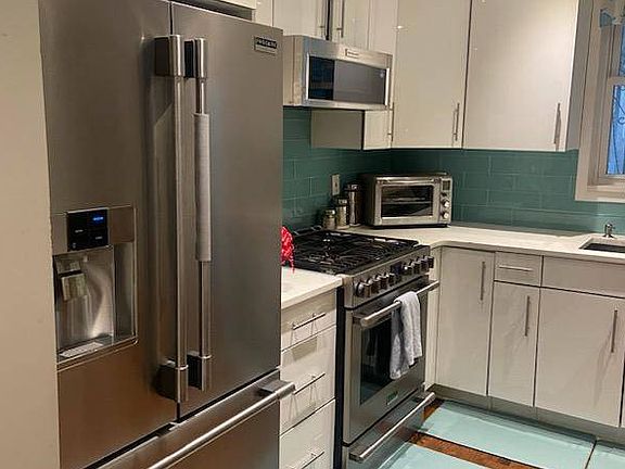 2nd image of 2719 Morgan Ave #1