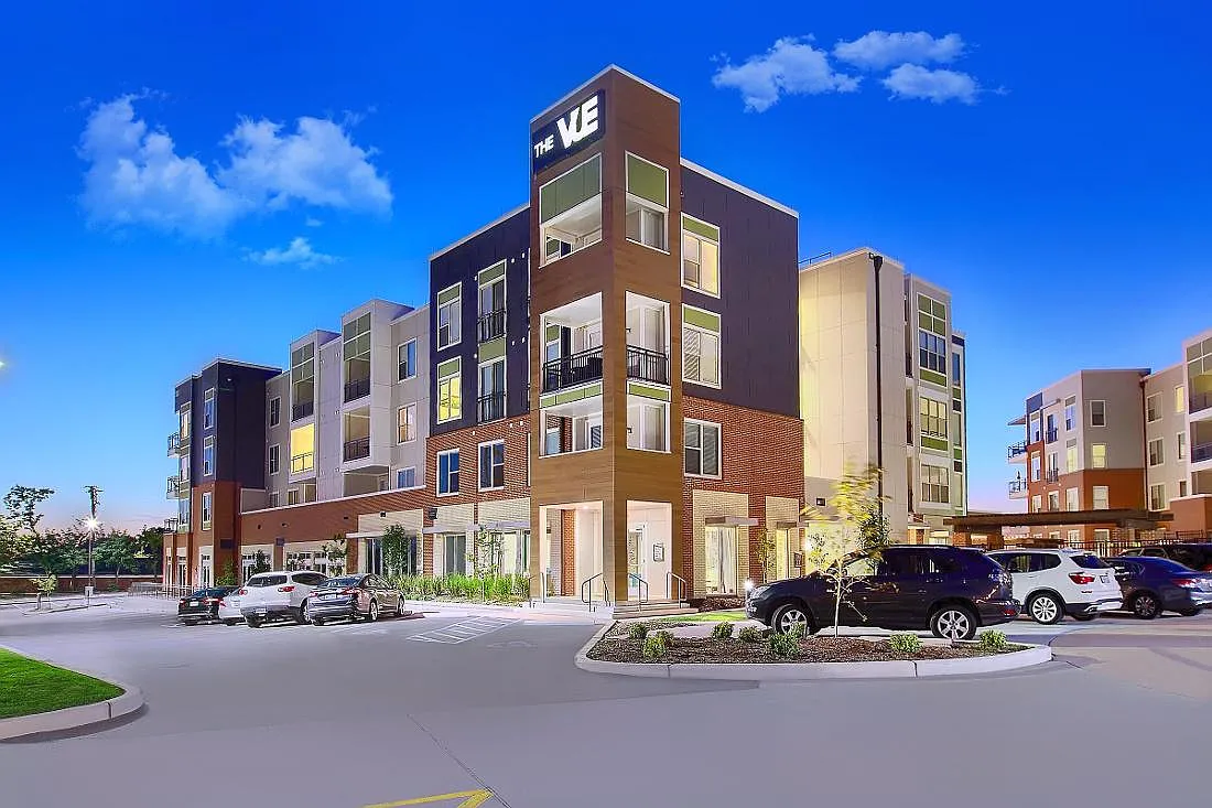 The Vue at Creve Coeur Apartments — Photo 2