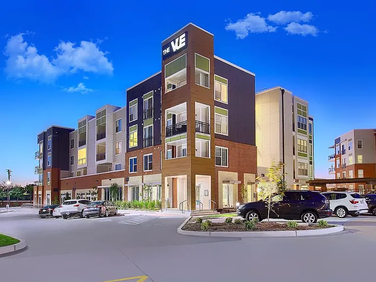 The Vue at Creve Coeur Apartments — Photo 2
