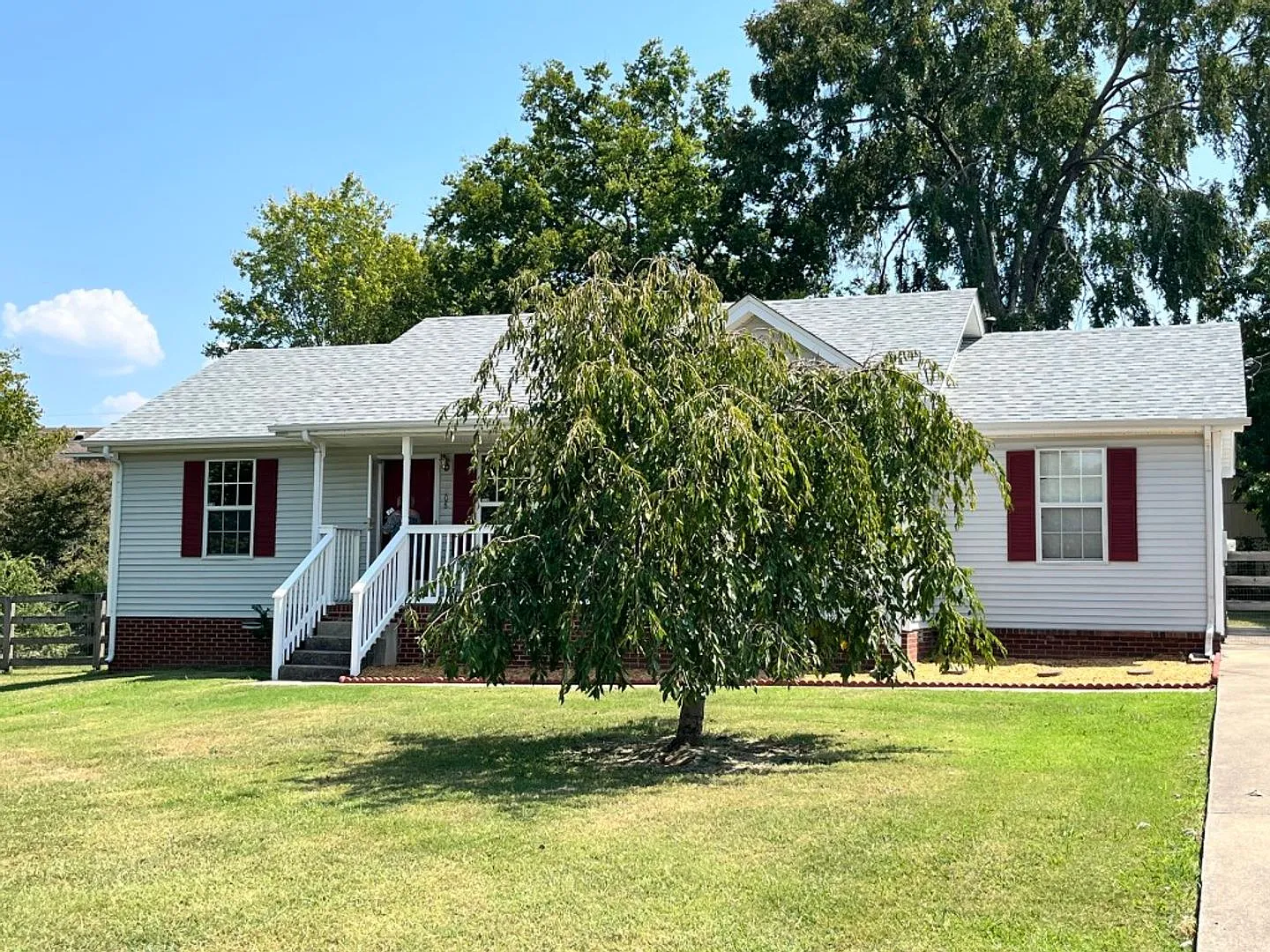 Lovely Ranch Home in Smyrna - No HOA - Landscaping Included! — Photo 2