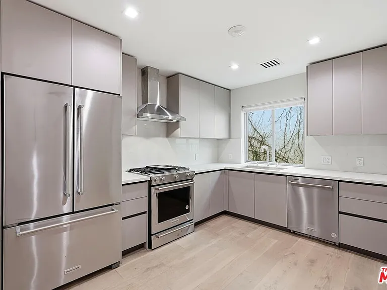 1006 Hancock Ave #C — Photo 6