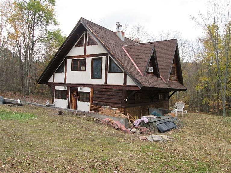 1st image of 216 Saint Michaels Pl