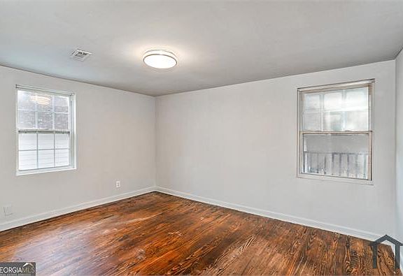 4th image of 215 Ollie St NW