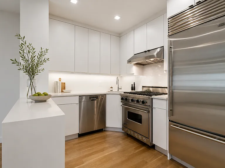 54 Spring St #6R — Photo 5