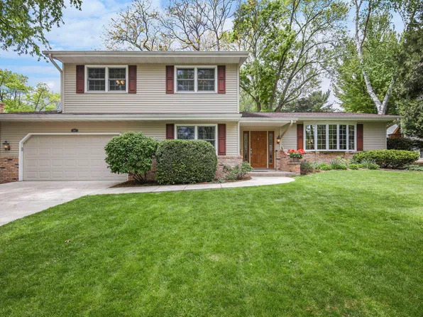 306 Acadia Dr, Madison, WI 53717