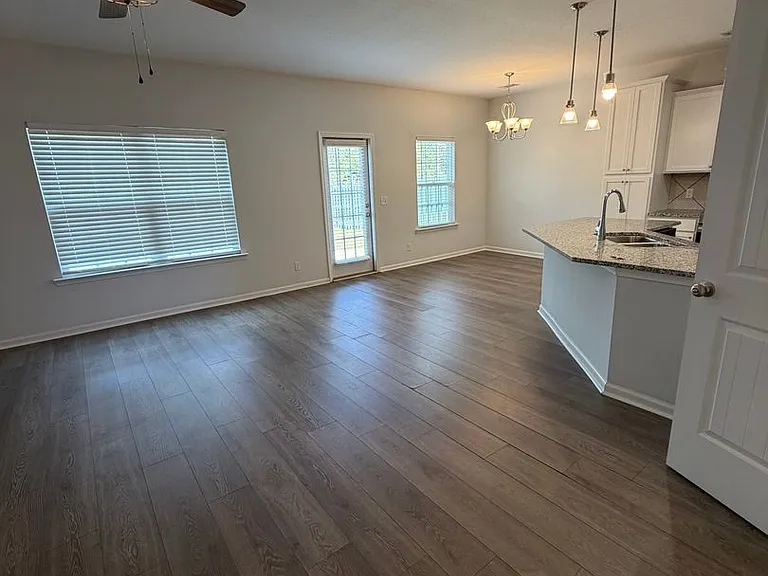 600 Brightleaf Cir — Photo 3