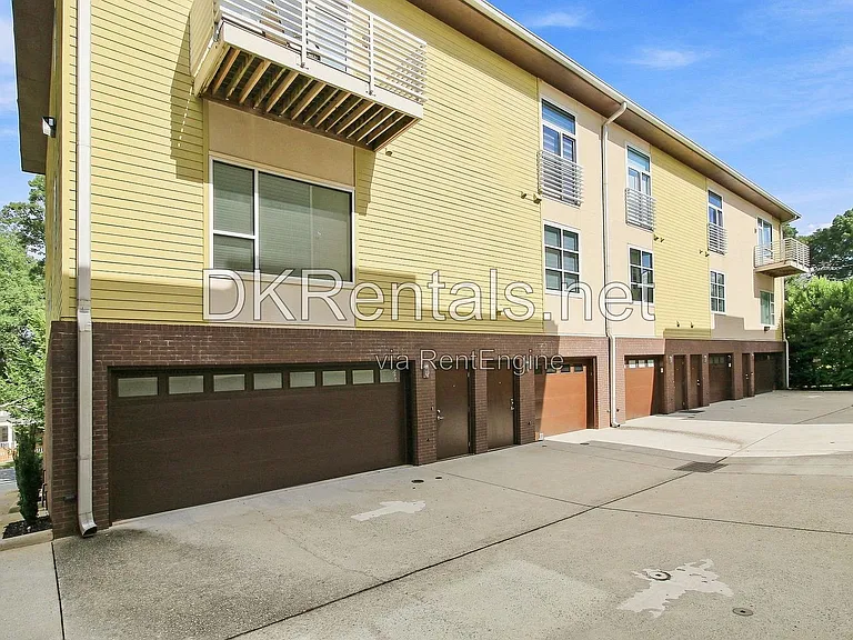 201 S Howard St SE #3 — Photo 19