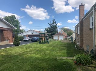 7318 W 62nd St, Summit, IL 60501