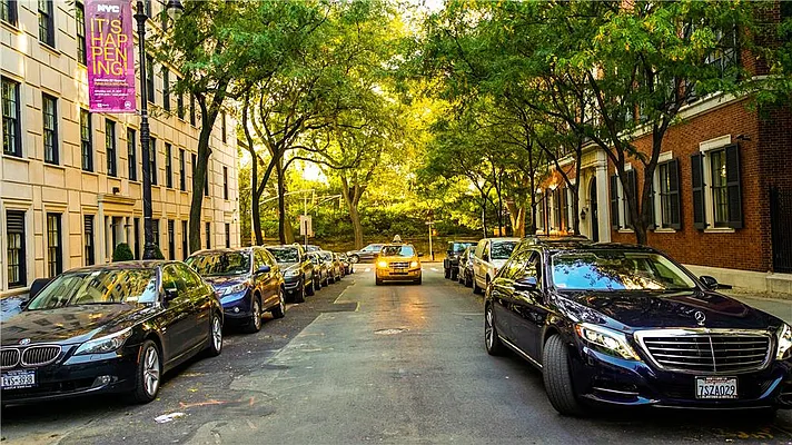 Rented by R New York | media 53