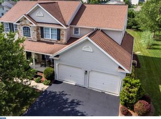 35 Pennwood Dr, Morgantown, PA 19543