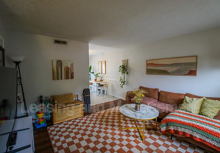 1423 Ashley River Rd #1D — Photo 2