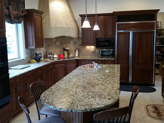 Island Seating, 10' Granite