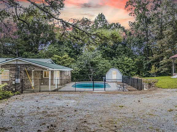 2nd image of 824 Carter Blake Rd