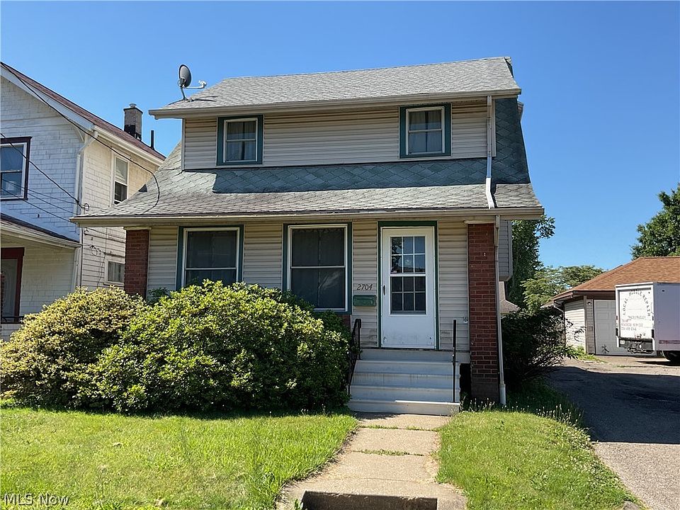 1st image of 2704 8th St NW
