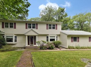 46 Forestdale Rd, Kinnelon, NJ 07405