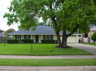 210 Southwood Dr, Bossier City, LA 71111