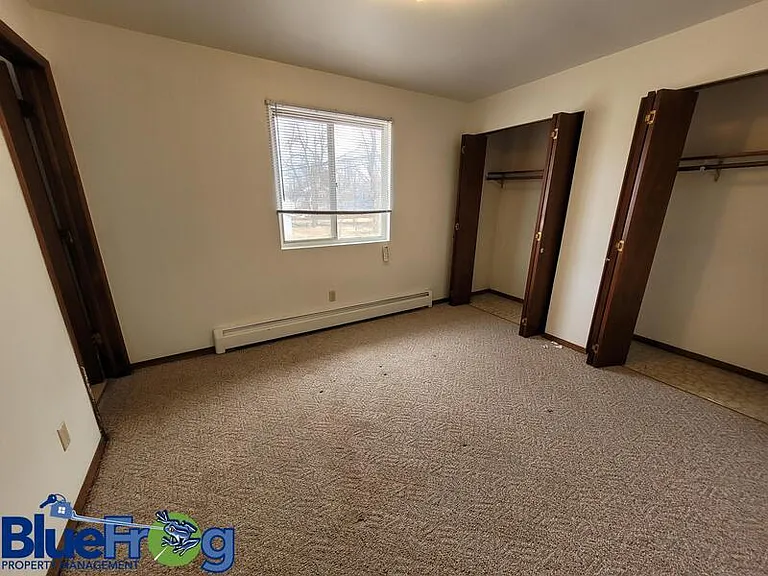 1142 E Walnut St #X — Photo 5