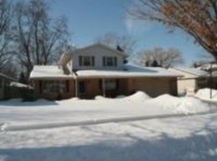 2407 Skokie Dr, Rockford, IL 61108