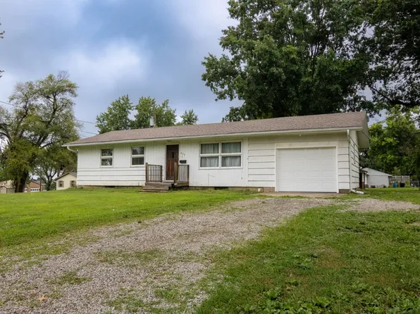 822 W 6th St, Cameron, MO 64429