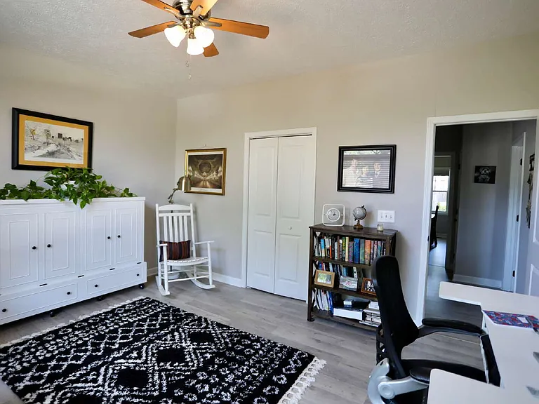2 River Dr — Photo 17