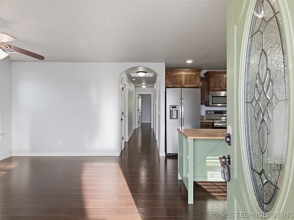 4th image of 602 N Jones Ave