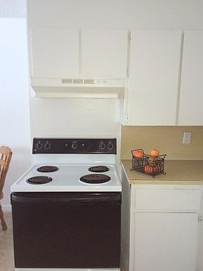 4th image of 5141 Shenandoah Ave APT 4
