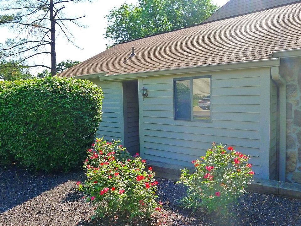 2nd image of 5001 Columbia Cir