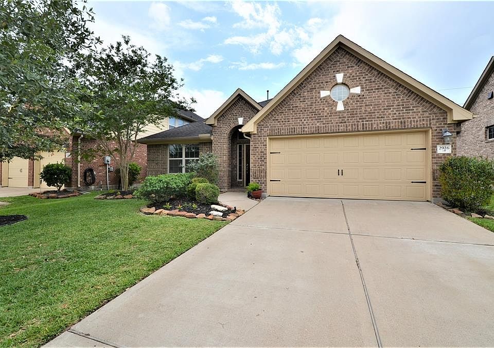 1st image of 2926 Fair Chase Dr