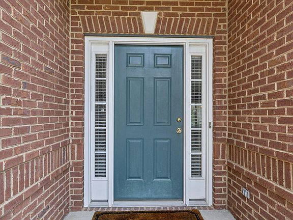 3rd image of 926 Andover View Ln