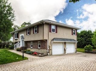 31 Rivers Ln, Melrose, MA 02176