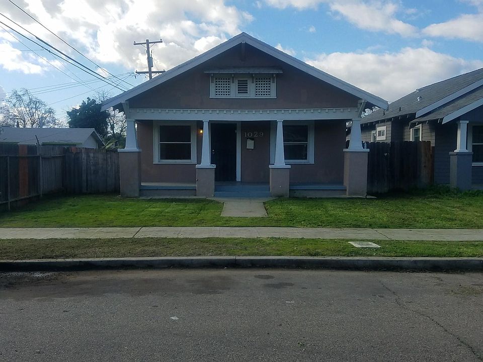 2nd image of 1029 N Mariposa St