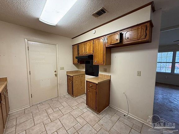 5th image of 6413 Meadow Field Cir